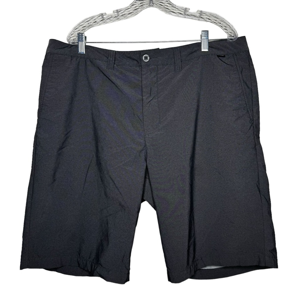 Travis Mathew Size 40 Men's Dark Grey Athletic Golf Shorts Flat Front